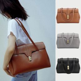 2023 Star leather Tote bag Women's large capacity commuter computer bag shoulder handbag