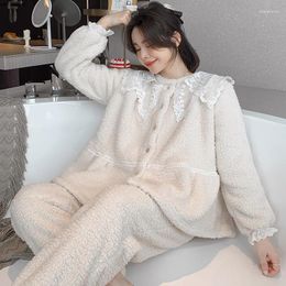 Women's Sleepwear Sweet Lace Doll Collar Thick Coral Velvet Pyjama Set Women Long Sleeved Top Pants 2PCS Winter Cartoon Flannel Homewear