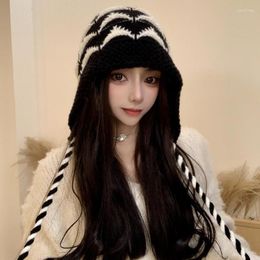 Berets Korean Hand Crocheted Knitting Bomber Hat Women Autumn And Winter Warmth Fashion Retro Bucket Hats Ear Protection Warm Cap