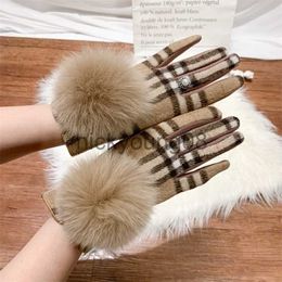 Five Fingers Gloves Five Fingers Gloves Women's Cashmere Ladies Touch Screen Furry Fur Ball Plaid Wool Driving Glove Female Mittens S2267 220912 x0902