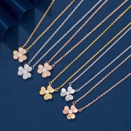 Designer Four-leaf clover Necklace Luxury Top Small Trifolium Flower 925 Sterling Silver Plated with 18K Gold Full of Diamond Necklace Van Clee Accessories Jewelry