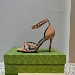 Sandali eleganti Scarpe eleganti firmate Le donne indossano scarpe da festa con bottoni in vera pelle con cinturino alla caviglia combinato con nodo in vera pelle 9,5 cm Tacco alto con strass