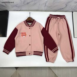 Men's Jackets Designer Baby Tracksuits Kids Autumn Suits Size 120-170 Cm 2pcs Patch Design Baseball Jersey and Striped Decorative Pants Aug30