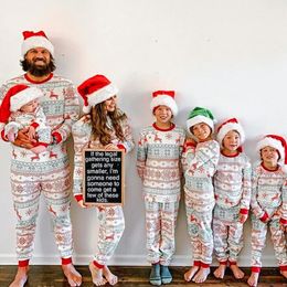 Family Matching Outfits Winter Christmas Pyjamas for Family Mom Daughter Dad Son Matching Outfits Baby Romper Soft Casual Sleepwear Xmas Look 230901