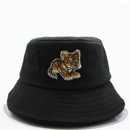 Berets The Tiger Animal Embroidery Cotton Bucket Hat Fisherman Outdoor Travel Sun Cap Hats For Kid Men Women 313
