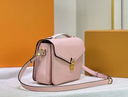 2023 Designer shoulder bag luxury womens handbags totes Top-quality embossed flower Empreinte message bags ladies fashion crossbody purses