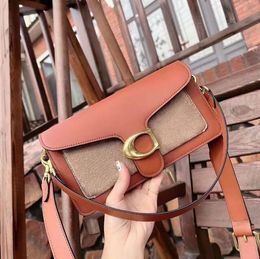 Designer Bag Luxury Tote Girls Shoulder Bag Top Quality Solid Colour Bag with Chain Fashion Bag Real Pickup Buckle Small Capacity Bag New