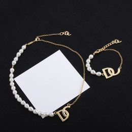Luxury designer jewelry Charm Choker Necklace Bracelets jewlery designer for women designer necklace Popular pearl bracelets and pearl necklaces wedding gifts