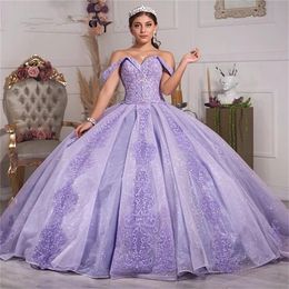 Quinceanera Ball Gown Dresses Lilac Light Purple Off Shoulder Appliques Crystal Beads Sequined Lace Floor Length Corset Back Plus Size Prom Evening Gowns 403