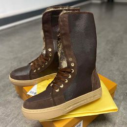 Designer-Stiefel mit Buchstaben, Lammhaar, verdickte Schneestiefel, neue modische Damenstiefel, rutschfeste und warme Baumwollschuhe, 20