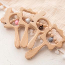 Rattles Mobiles 1PC Baby Wooden Rattle Beech Animal Hand Teething Ring Makes A Sound Montessori Educational Toy Attract Attention 230901