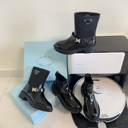 Designer-Stiefel Martin Boots Damen Neue schwarze Platte mit dickem Boden, britischer Stil, Gürtelschnalle, dicker Absatz, kurze Stiefel 08