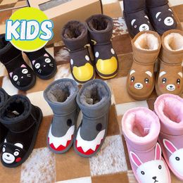 Stivali da neve australiani per bambini Designer Cartoni animati Scarpe per bambini Inverno Classico Ultra Mini Boot Botton Neonati maschi Stivaletti alla caviglia Pelliccia per bambini