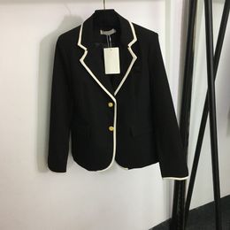 Fashion Button Designer Coats Ladies Jackets Classic Lapel Neck Outerwear Personality Charm Womens Jackets Coat