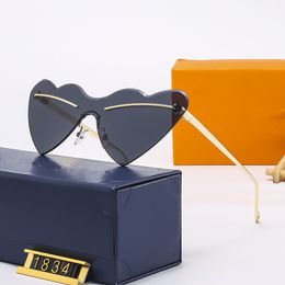 2023 Fashion Gradient Sunglasses Women Brand Design Vintage Pilot Retro Shades Cutting Lens Gradient Love Heart Sun Glasses Female UV400