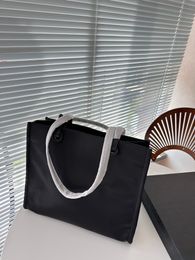 Tote bag, paired well, essential for business travelers, super versatile