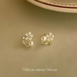 Stud Earrings 2023 Summer Acrylic Flower Pearl Ear Studs Korean Style Fashion Simple Metal Zircon Charm Jewelry Gifts