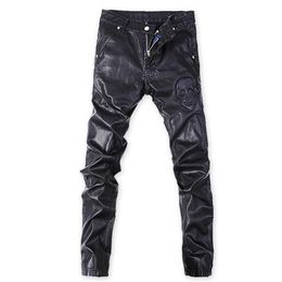 Осенне-зимние новые модные черные кожаные брюки с принтом черепа, тонкие корейские ветрозащитные брюки для мотоциклетных ног, мужские 2713