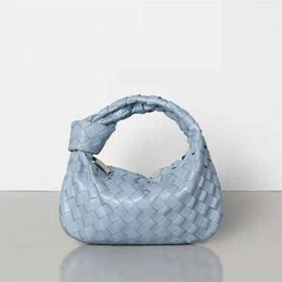 Handbag Bvs Designer 2023 Woven Women Knitting Knotted Handstitched Mirror Quality y 2023 Springsummer New Single Shoulder Handheld Venbotegas