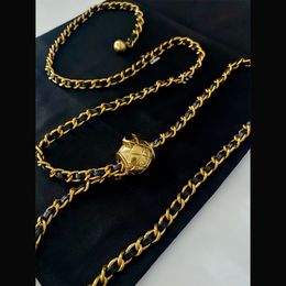 Catene di vita di design Collana con cintura vintage da donna Catena di pelle di pecora di marca di lusso Collana con palline Cintura decorativa con lettera segnata Catena in vita con maglie in oro 796