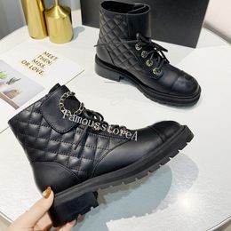 Stivali firmati Chelsea Boot con suola spessa Scarpa in pelle di vitello nera Dupe Martin Stivali alla caviglia Donna Moda di lusso Scarpe Autunno inverno Stivali taglia 35-40