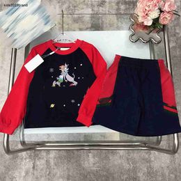 Babykleidung Designer Trainingsanzüge Kinder Herbstanzug Größe 100-150 cm 2 Stück Cartoon bedruckte langärmelige Pullover und Shorts 30. August