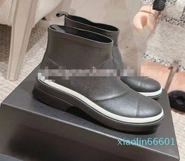2023 Boot Fashion Rainboots Burst Watch Upper Letter British Style Martin Shoes
