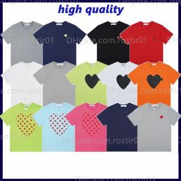 Mens Play T Shirt Designer Red Heart Shirt Commes Casual Women Shirts Des Badge Garcons High Quanlity Embroidery TShirts Cotton L2na#