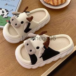 Slippers 2023 women's all-purpose indoor cotton and linen slippers in summer and four seasons cute cartoon small cow mute linen slippers X0905