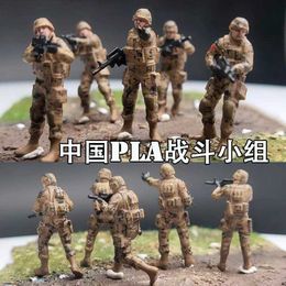 Dolls 5pcs 172 Scale Chinese Army PLA 5 Soldiers Figures Desert Colour Model Toy DIY Scene Doll Ornament 230904