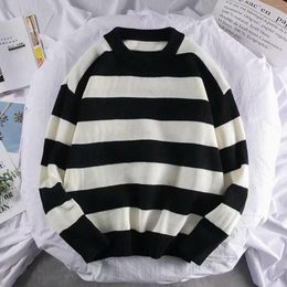 Men's Sweaters Striped Black White Rip Long Sleeve Knitted Pullover Loose Warm Round Neck Sweatshirt Soft Blouse Korean Streewea