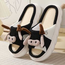 Slippers 2023 New Cartoon Milk Cow Home Slippers All Seasons Universal Indoor Home Cotton Hemp Slippers Couple Fun Cow Household Slippers X0905