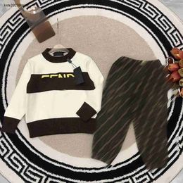 baby clothes designer Tracksuits kids autumn suit Size 100-150 CM 2pcs Round neck knit sweater and letter over printed jeans Aug30