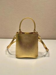 2023 new Colour bucket bag 1ba373 gold handbag made of saffiano leather large capacity shoulder handbag fashion mother bag mobile phone bag key bag gold accessories