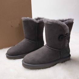 Scarpe classiche di design Stivali da donna Stivali corti Martin Stivali alla caviglia da uomo di Natale Piattaforma da combattimento stile militare Fondo da donna Scarpe di fabbrica di alta qualità