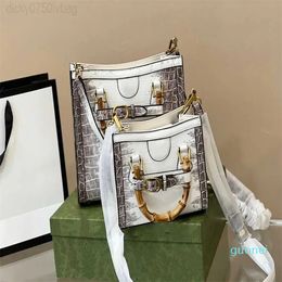 Designer -Bamboo handbag Classic and individual Bags Ladies Snakeskin Shoulder Bags Socialite Wholesale Womens Trendy Crossbody Letter bag Totes