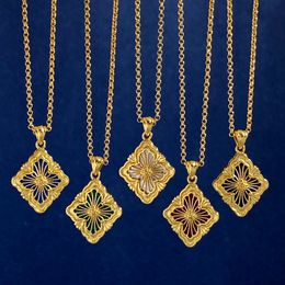 18K Gold Plated Four Leaf Grass Necklace Women's Vintage White Shell Agate Double sided Four petal Flower Pendant Jewelry