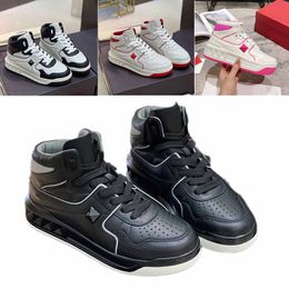 Valentine Fashion Men stud design luxury Trend Famous Brand shoes women Stylish high top sports shoes retro Minimalist resistant Bicolor sole sneakers scarpe marca