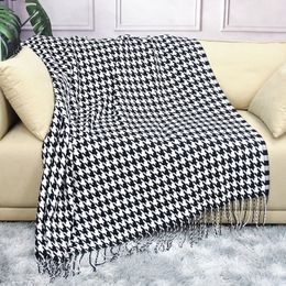 Blankets Modern Acrylic Fibres Simple Black White Houndstooth Decorative Blanket Throw Sofa Cover Bed Homestay Tapestry 230906