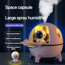 Novelty Items Multi Functional Atmosphere Lamp Astronaut Air Humidifier Led Night Light USB Recharge Mist Spray Aromatherapy Water Diffuser 230906
