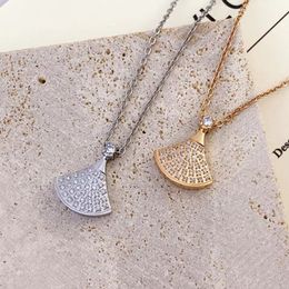 Designer Luxury Charm Necklace for Women Rhombic Pattern Diamond Jewellery Chain Valentine's Day Gift Necklaces Chain Jewellery Accessories Non Fading Silver plating