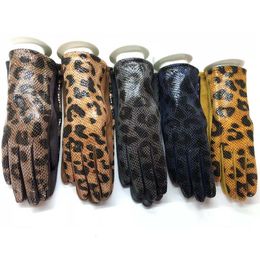 Five Fingers Gloves Fashion Women Touch Screen Glove Winter Faux Animal leather Cycling Driving Gloves suede velvet thicken warm leopard gloves H84 230906