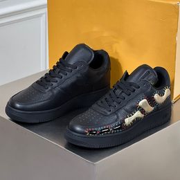 23ss mulheres homens tênis sapatos moda senhora homem baixo corte designer tênis mulheres homens co-branding andando de alta qualidade tamanho 35-46 face lateral com padrão ósseo