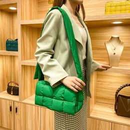 Totes Handbags bottlegass Bag Designer Nivya Sponge Designer Woven Cassette Pillow Female Small Square Single Shoulder Messenger Venetass Leather