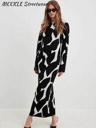 Leopard Print Knit Dress Women 2023 Autumn Fashion O-neck Long Sleeve Slim Lady Midi Dresses Panelled High Street Female Robe