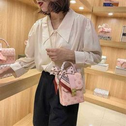 2024 New luxury handbag Top Design Luxury Bags high quality indentation mobile phone female box atmosphere pearl chain 1Y1J