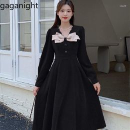 Casual Dresses Gaganight Women Vintage Corduroy Red V Neck Dress 2023 Autumn Winter Large French Style Bow High Grade Long Female