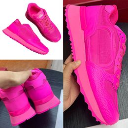 Valentine Sneaker Lace Lacerunner and Mesh Mens Designer sports shoes Womens Brand Sneakers Size 35-46 leather details SHOCKING PINK PURE RED