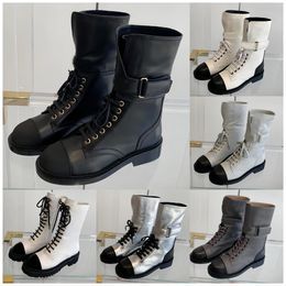 Designer Chain Ankle Boot Women Leather Hardware Letter Martin Boots Pouch Battle Shoes Rubber Sole Winter Lace-Up Lattice Booties Shoe