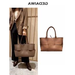 Arco Botegss Ventss Tote bags for women online store wholesale 2023 bag autumn and winter new large woven tote womens leather simple versati With Real Logo JFMG